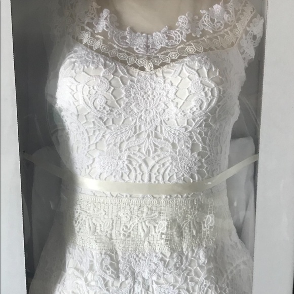 Wedding Dress - Picture 2 of 8